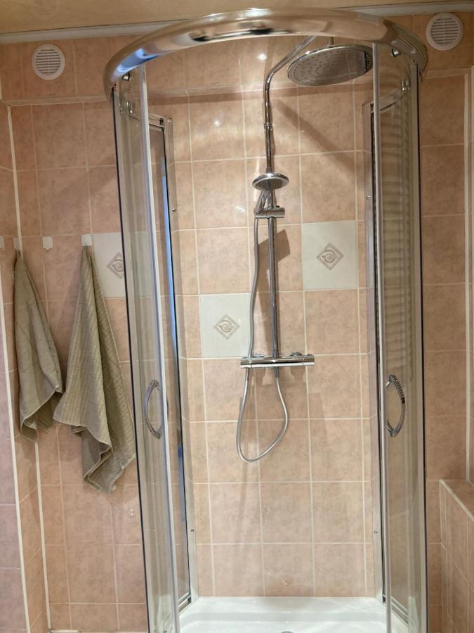 Apartament Uznamska Ambasada 슈비노우이스쳬 외부 사진
